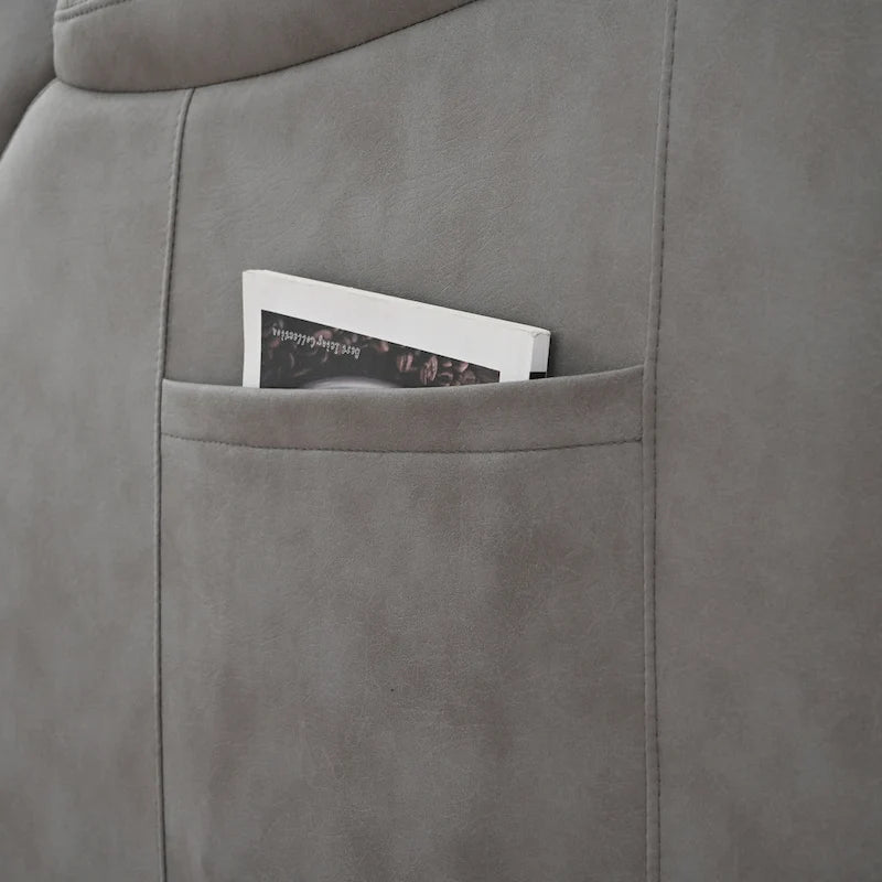 Fauteuil releveur électrique en tissu gris pour personnes âgées, avec télécommande, coussin rembourré, poche latérale et structure robuste.