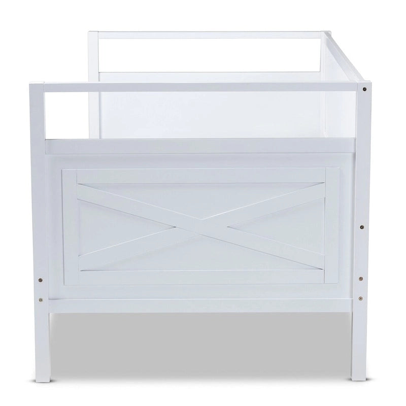 Lit de jour en bois de ferme The Gray Barn Silver Fox Cottage