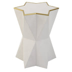 Table d'appoint blanche Uttermost Capella - 40,6 cm (L) x 55,9 cm (H) x 40,6 cm (P)