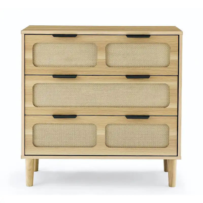 Commode moderne en rotin avec larges tiroirs et poignées en métal