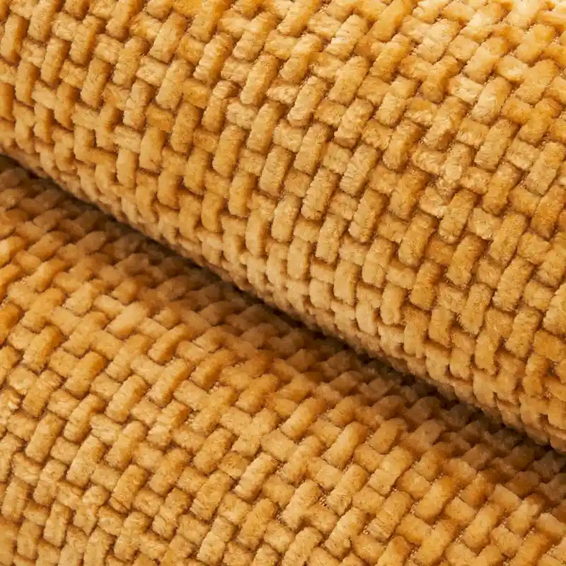 Canapé deux places en velours avec pieds en métal doré pour salon